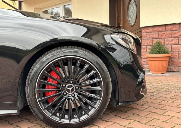 Mercedes-Benz Klasa E cena 155900 przebieg: 158000, rok produkcji 2017 z Radomsko małe 631